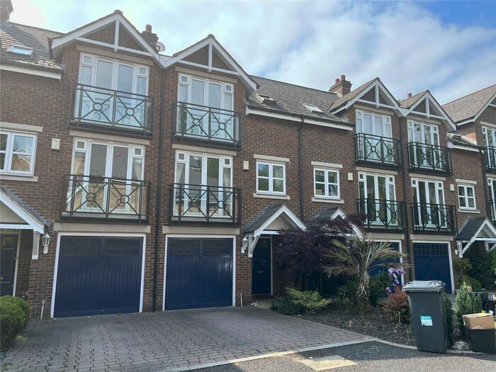 4 Bedroom Terraced House To Rent In Langham Park Place, Bromley, BR2