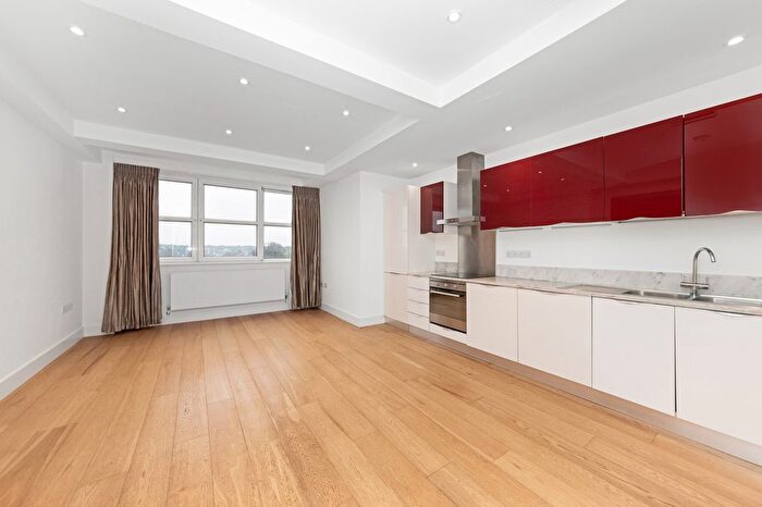 1 Bedroom Flat For Sale In Croydon Road, Beckenham, Kent, BR3