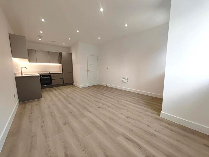 1 Bedroom Apartment To Rent In Peach Street, Wokingham, RG40