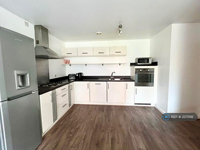 2 Bedroom Flat To Rent In Aire Quay, Hunslet, Leeds, LS10