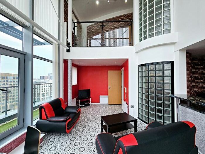 2 Bedroom Penthouse To Rent In Santorini City Island Gotts Road Leeds, LS12