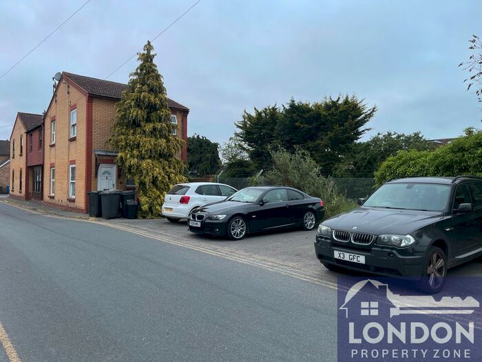 2 Bedroom Terraced House To Rent In Rusham Road, Egham, TW20