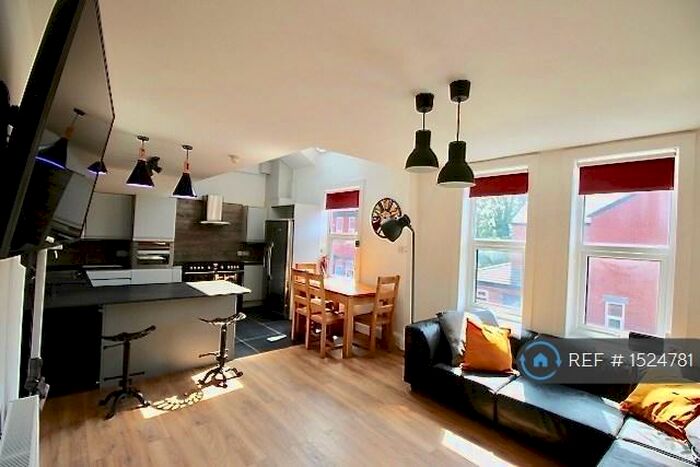 7 Bedroom Terraced House To Rent In Balmoral Rd, Manchester, M14