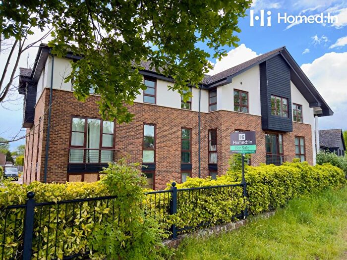 1 Bedroom Flat For Sale In Station Road North, RH13