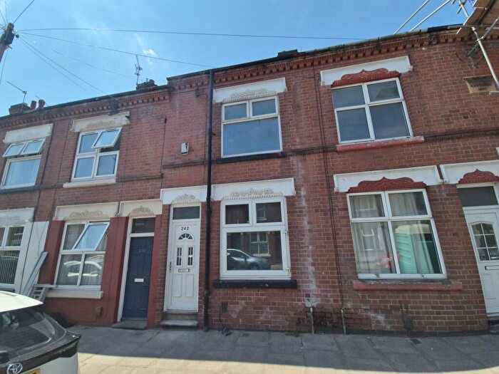 3 Bedroom House To Rent In Tudor Road, Leicester, LE3