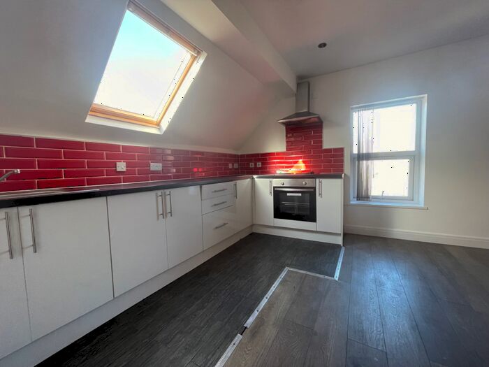 2 Bedroom Apartment To Rent In Harehills Lane, Leeds, LS8