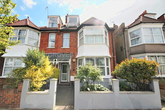 2 Bedroom Maisonette To Rent In Claremont Avenue, New Malden, KT3