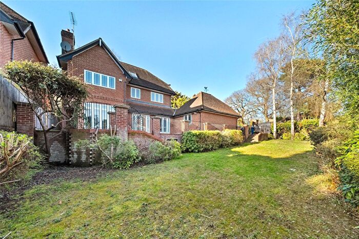5 Bedroom Detached House For Sale In Quinta Drive, Barnet, EN5
