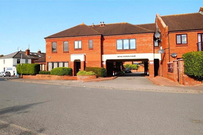 1 Bedroom Apartment To Rent In Station Road, Twyford, Reading, Berkshire, RG10