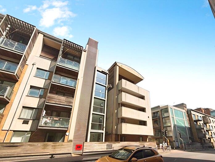 3 Bedroom Flat To Rent In Fleet Street, Brighton, East Sussex, BN1