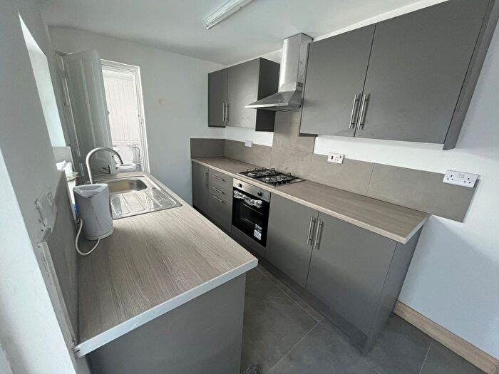 2 Bedroom Terraced House To Rent In Moat Road, Walsall, WS2