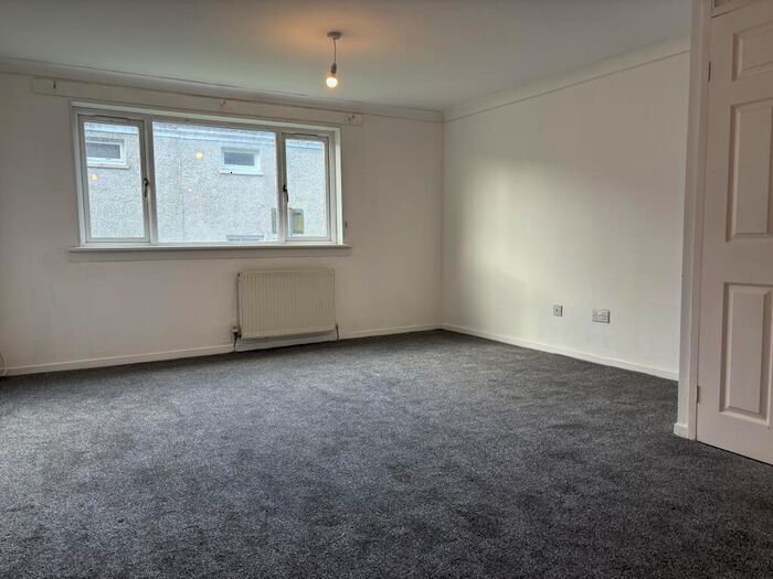 3 Bedroom Flat To Rent In Ronaldsay Place, Cumbernauld, G67