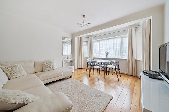1 Bedroom Flat For Sale In Richmond, London, TW10
