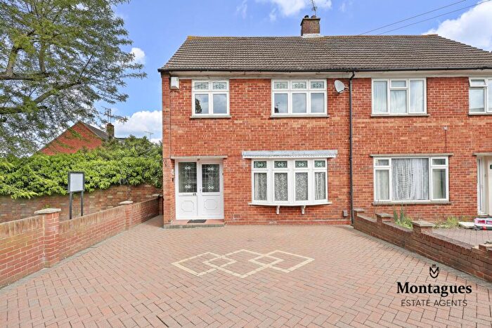 3 Bedroom House For Sale In Rayfield, Epping, CM16