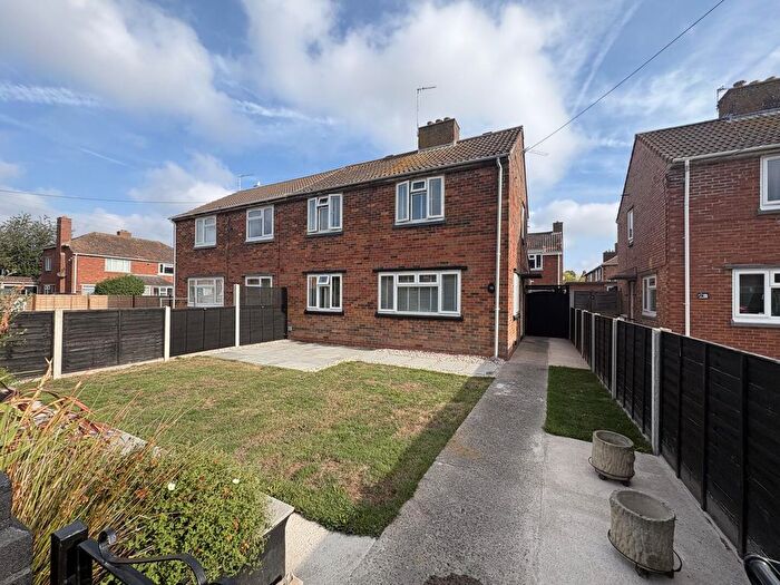 3 Bedroom Semi-Detached House For Sale In Poplar Estate, Highbridge, TA9