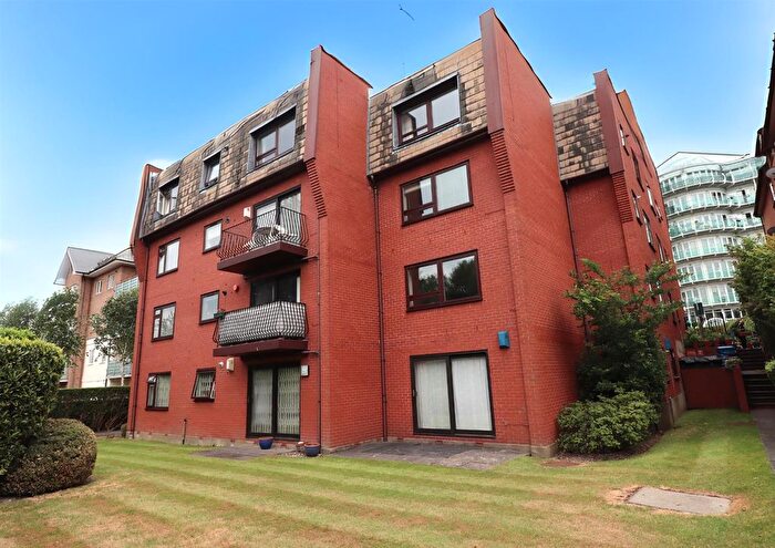 1 Bedroom Flat To Rent In Station Road, New Barnet, Barnet, EN5