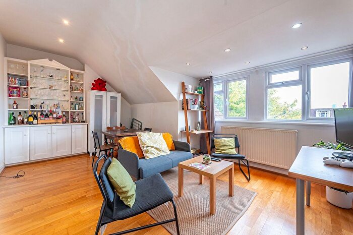 2 Bedroom Flat To Rent In Corfton Road, Ealing, London, W5