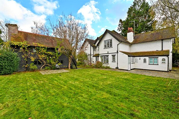 4 Bedroom Detached House To Rent In The Drive, Bourne End, Buckinghamshire, SL8