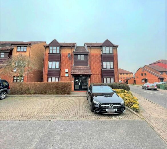 1 Bedroom Studio To Rent In Conifer Way, Wembley, HA0