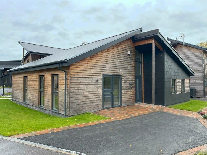 2 Bedroom Detached Bungalow To Rent In Whitworth Close, Liverpool, L31