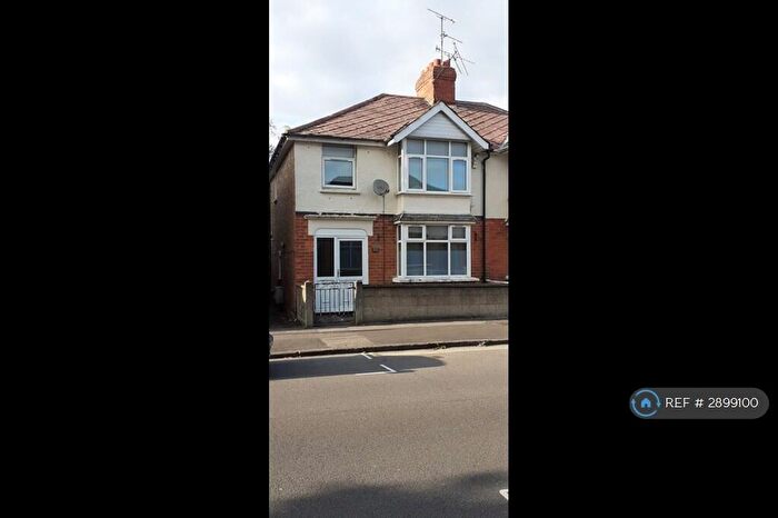 3 Bedroom Semi Detached House To Rent In Beckhampton Street, Swindon, SN1