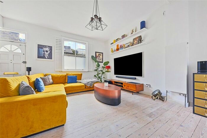 2 Bedroom Terraced House To Rent In Wellington Row, Columbia Road, E2