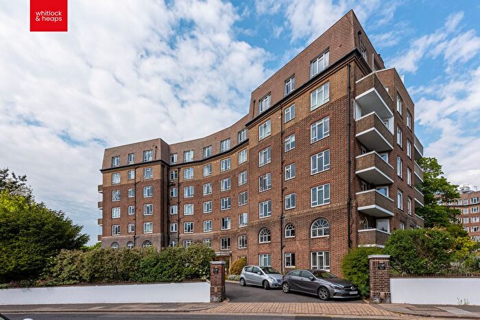 3 Bedroom Flat For Sale In Furze Hill, Hove, BN3