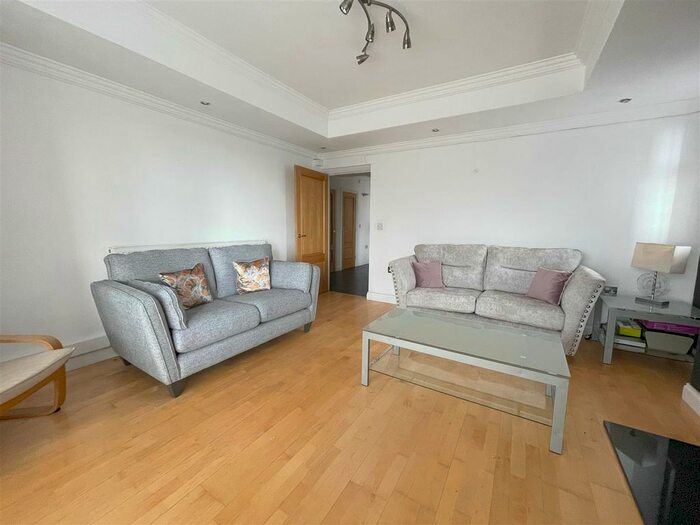 3 Bedroom Flat To Rent In Calthorpe Mansions, Calthorpe Road, Edgbaston, Birmingham, B15