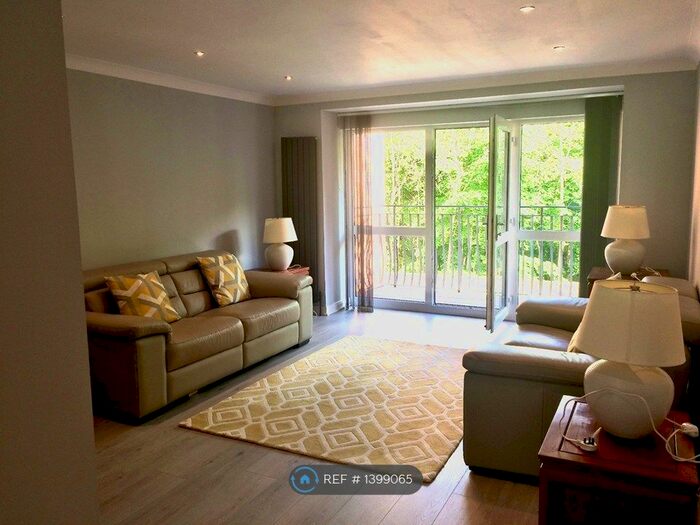 2 Bedroom Flat To Rent In Millholm Rd, Glasgow, G44