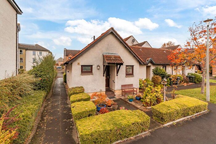 1 Bedroom Terraced Bungalow For Sale In The Paddockholm, Edinburgh, EH12