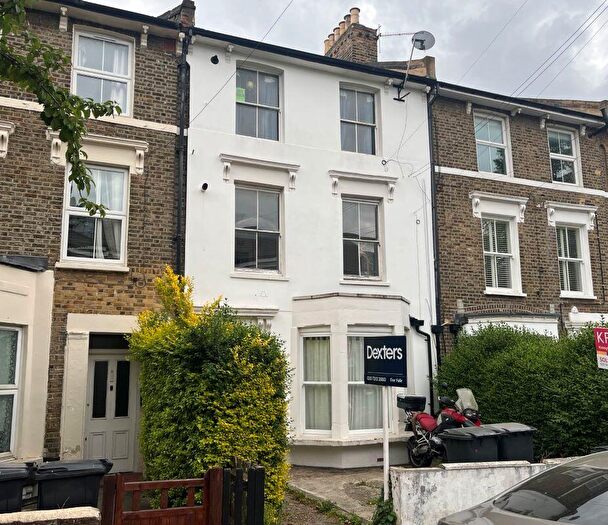 3 Bedroom Flat For Sale In Flat B, Endwell Road, Brockley, London, SE4