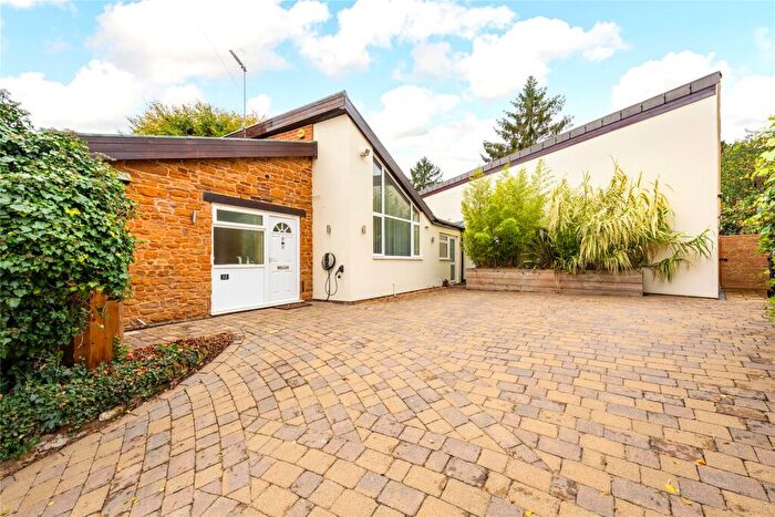 6 Bedroom Bungalow For Sale In Bricketts Lane, Flore, Northamptonshire, NN7