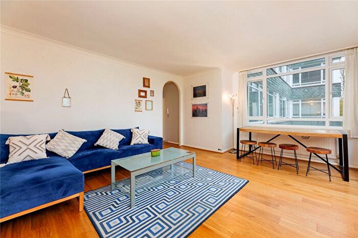 2 Bedroom Flat To Rent In Princes Way, London, SW19