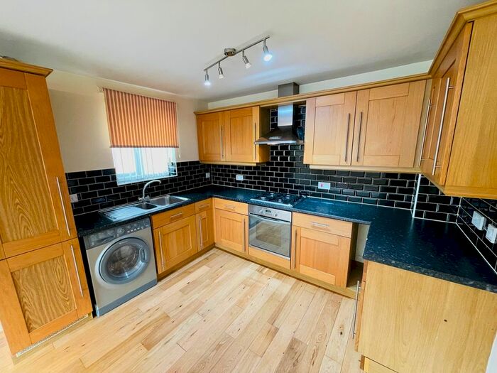 2 Bedroom Flat To Rent In Leatham Avenue, Kimberworth, S61