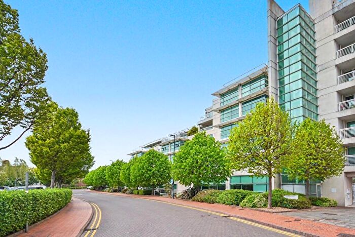 2 Bedroom Apartment For Sale In Sovereign Quay, Havannah Street, Cardiff, CF10