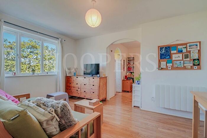 1 Bedroom Flat For Sale In Cornmow Drive, London, NW10
