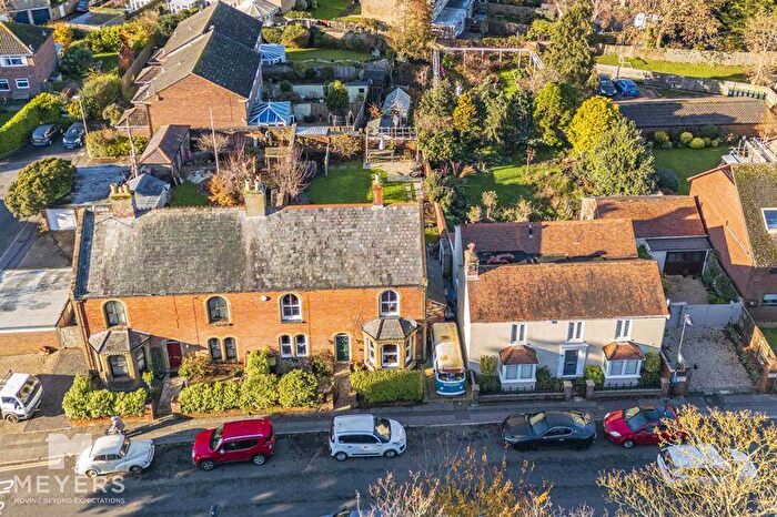 4 Bedroom House To Rent In Stanpit, Christchurch, BH23