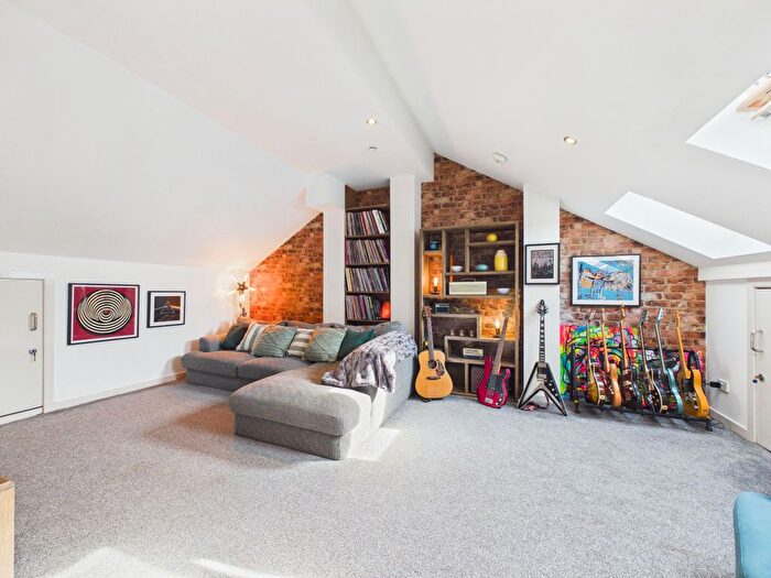 2 Bedroom Flat For Sale In Union Street, Hamilton, ML3