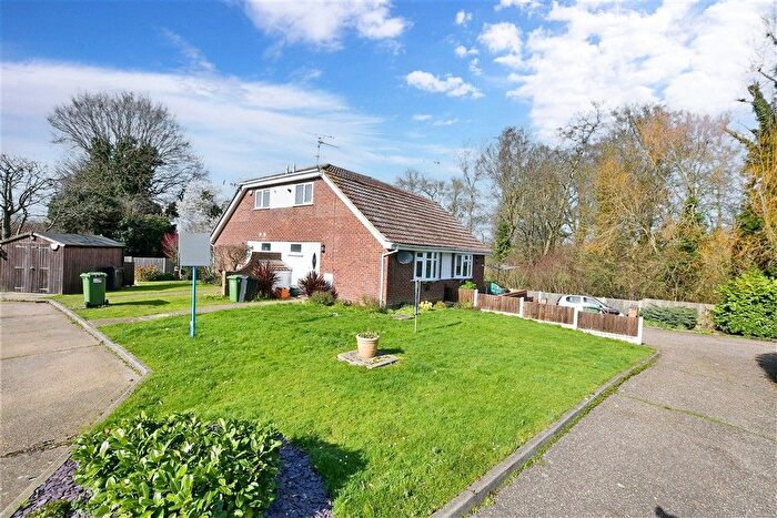 1 Bedroom Semi Detached House For Sale In Beauchamps Drive, Wickford, Essex, SS11