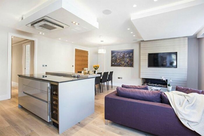 3 Bedroom Flat To Rent In Crisp Road, London, W6