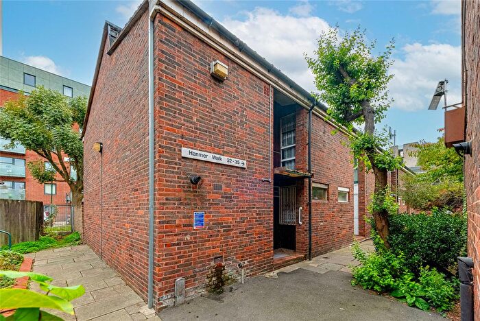 4 Bedroom Terraced House For Sale In Hanmer Walk, Islington, London, N7