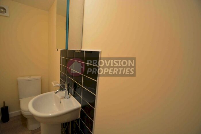 4 Bedroom Terraced House To Rent In Harold Mount, Hyde Park, Leeds, LS6
