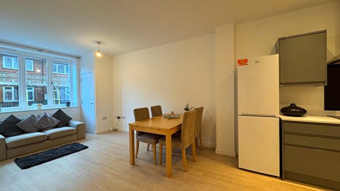 1 Bedroom Flat To Rent In Cliff Road, Nottingham, Nottinghamshire, NG1