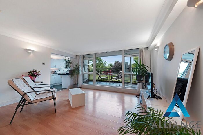 2 Bedroom Flat To Rent In Master Gunner Place, London, SE18