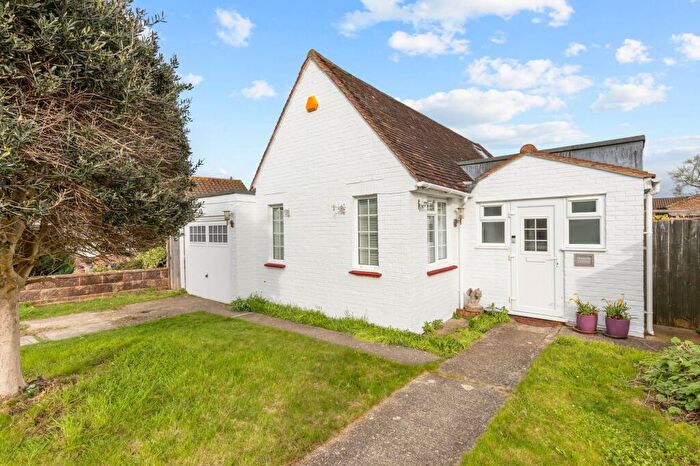 2 Bedroom Detached House For Sale In Seawaves Close, East Preston, BN16