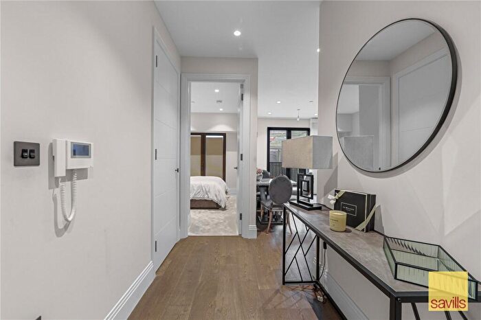 1 Bedroom Apartment For Sale In Dock East Apartments, Selsdon Way, Isle Of Dogs, London, E14