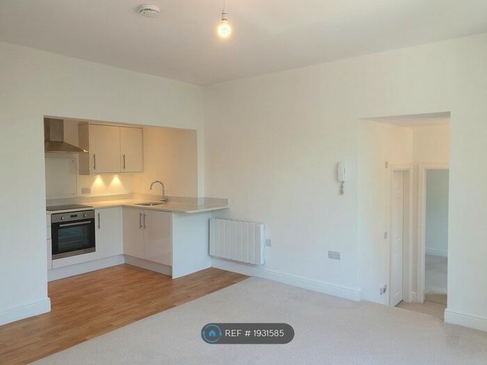 1 Bedroom Flat To Rent In Parish Ghyll Drive, Ilkley, LS29