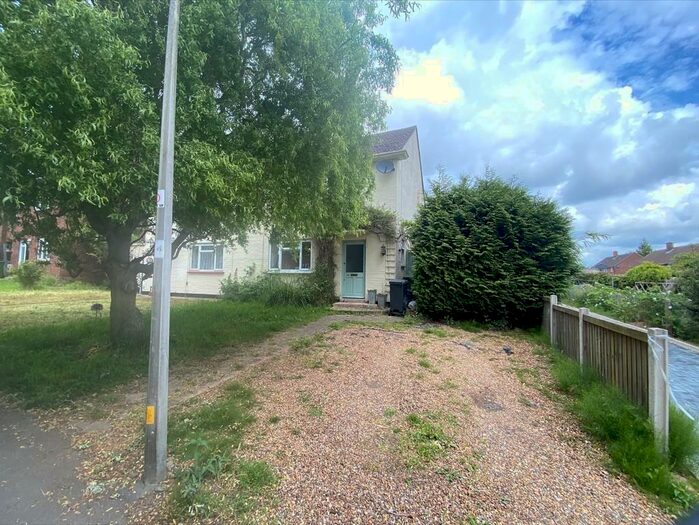 3 Bedroom Semi-Detached House To Rent In Maysent Avenue, Braintree, CM7