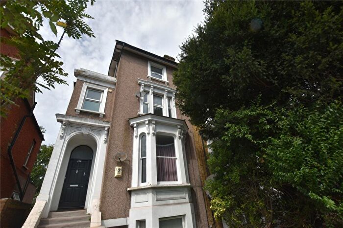 2 Bedroom Apartment To Rent In Whitehorse Lane, London, SE25