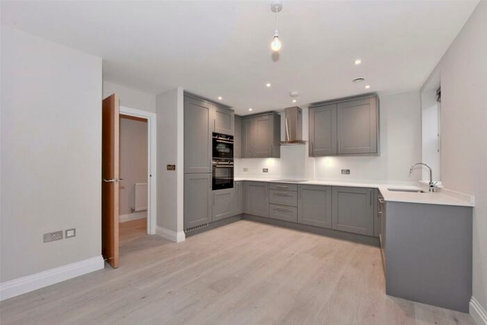 1 Bedroom Apartment To Rent In Station Road, Marlow, Buckinghamshire, SL7